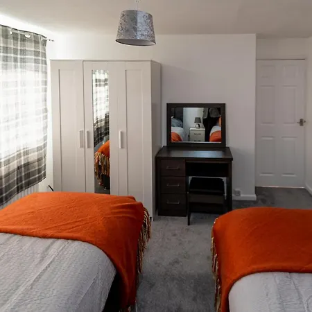 Exceptional Abode, Fast Wifi, Parking, Kingswood * Bristol