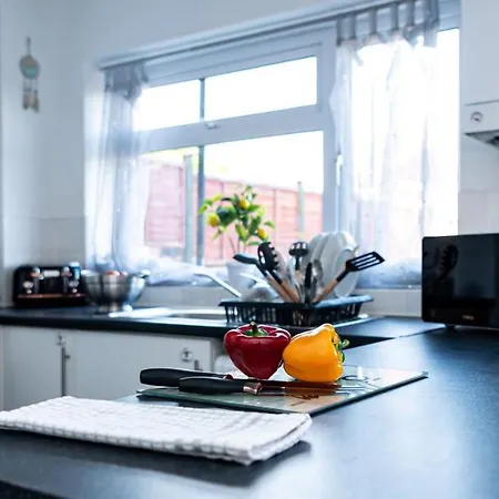 Exceptional Abode, Fast Wifi, Parking, Kingswood * Bristol